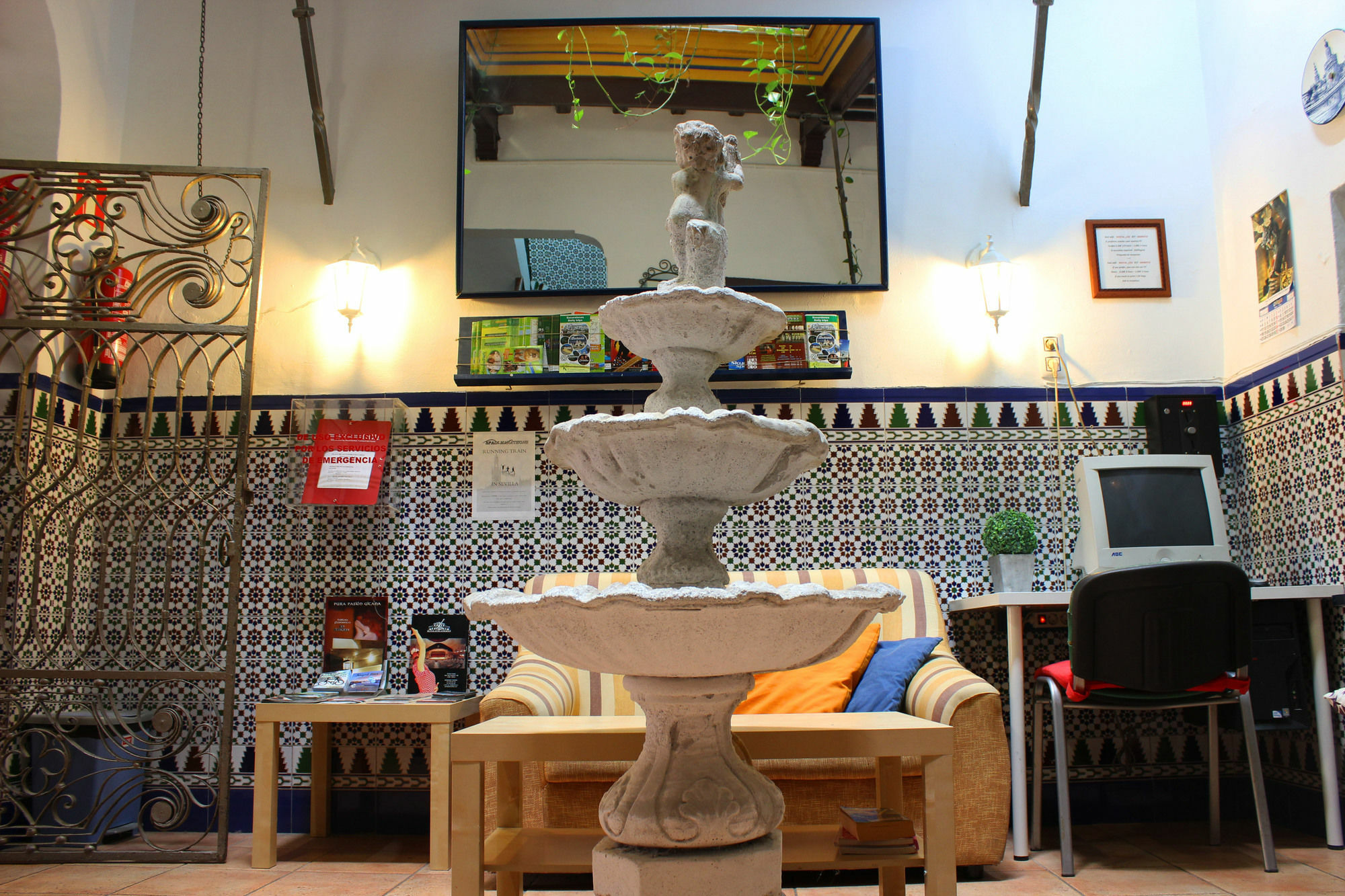 Pension Lisdos เซบีญา ภายนอก รูปภาพ